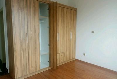 1 Bed Apartment with Swimming Pool in Kileleshwa - 2