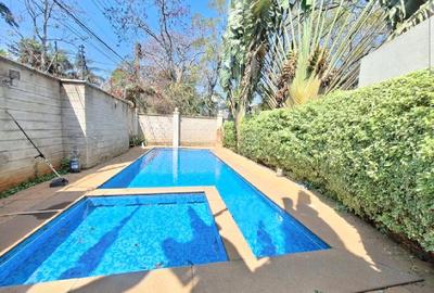 5 Bed Townhouse with En Suite in Lavington - 2