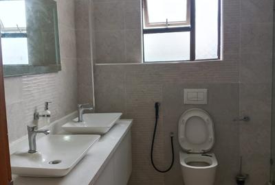 3 Bed Apartment with En Suite in Kileleshwa - 4