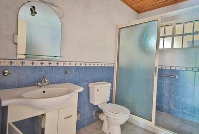 3 Bed Apartment in Riverside - 2