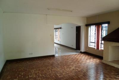 5 Bed House with En Suite in Lavington