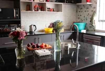 Serviced 2 Bed Apartment with En Suite in Runda