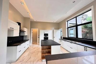 5 Bed Townhouse with En Suite in Loresho - 3