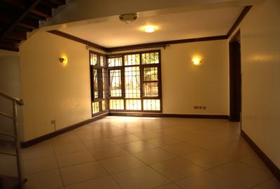 3 Bed House with En Suite at Hillview - 3