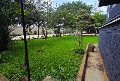 3 Bed Apartment with En Suite in Kilimani - 4