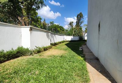 5 Bed Villa with En Suite in Lavington - 3