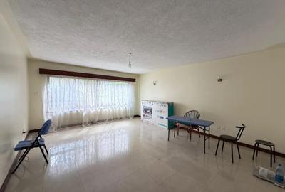 5 Bed Townhouse with En Suite in Lavington - 3