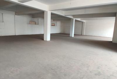 1,786 ft² Commercial Property with Service Charge Included in Industrial Area