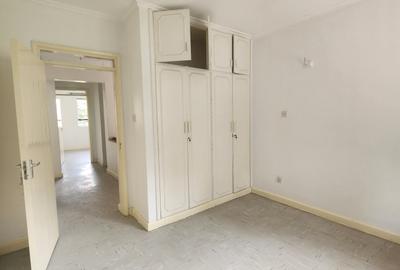 4 Bed Townhouse with En Suite in Westlands Area - 2