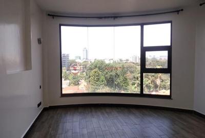 4 Bed Apartment with En Suite in Westlands Area