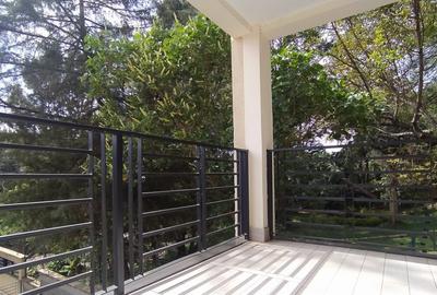 5 Bed Townhouse with En Suite in Lavington