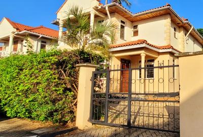 4 Bed Townhouse with En Suite in Nyali Area - 2