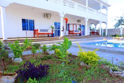 4 Bed Villa with En Suite at Watamu Beach - 4