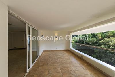 3 Bed Apartment with En Suite in Spring Valley