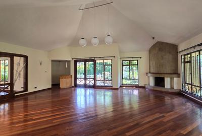 5 Bed House with En Suite in Runda - 3