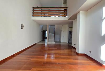 3 Bed Apartment with En Suite at Lavington - 2