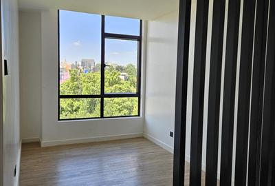 2 Bed Apartment with En Suite in Westlands Area