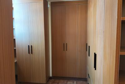 5 Bed Townhouse with En Suite in Kileleshwa