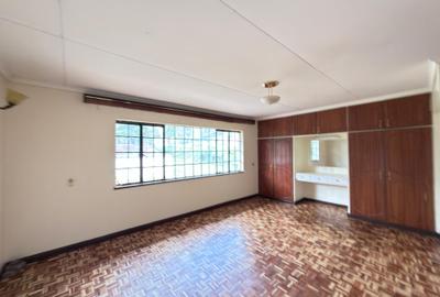 4 Bed Townhouse with En Suite at Kileleshwa - 4