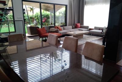3 Bed Townhouse with En Suite in Lavington - 3