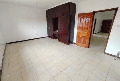 2 Bed Apartment with Parking in Lavington