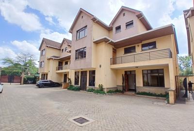 5 Bed Townhouse with En Suite in Lavington - 3