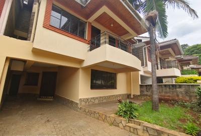 5 Bed Townhouse with En Suite at Lavington Green - 2
