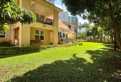 4 Bed Villa with En Suite in Runda - 2