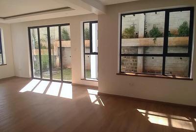 4 Bed Townhouse with En Suite in Kitisuru