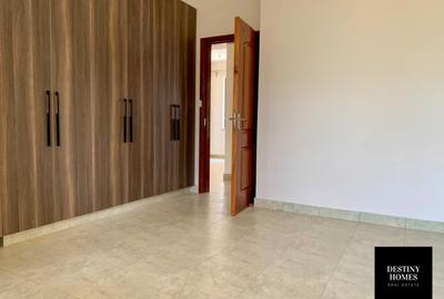 2 Bed Apartment with En Suite in Mombasa Road - 2