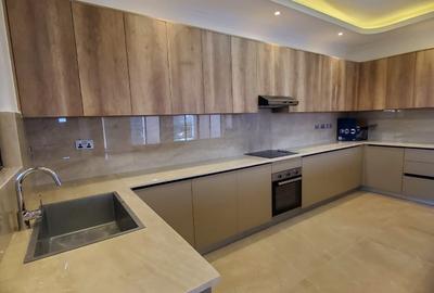 2 Bed Apartment with En Suite in Westlands Area - 4