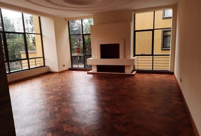 5 Bed Townhouse with En Suite in Lavington - 3