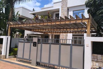 4 Bed House with En Suite at Eastern Bypass - 2