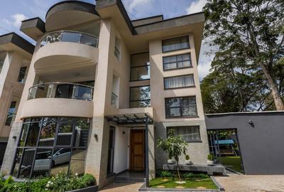 5 Bed Villa with En Suite in Lavington