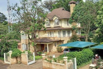 5 Bed Townhouse with En Suite in Lavington