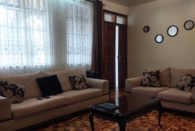5 Bed Villa with En Suite in Donholm