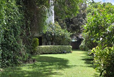 3 Bed Apartment with En Suite in Riverside - 4