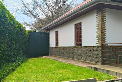 2 Bed House with Garden in Karen