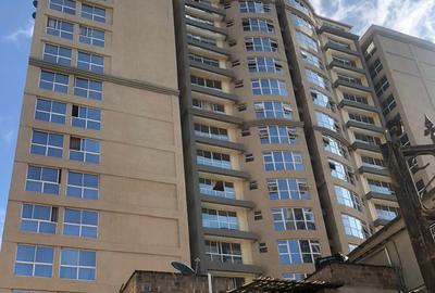 Serviced 3 Bed Apartment with En Suite at 1St Parklands