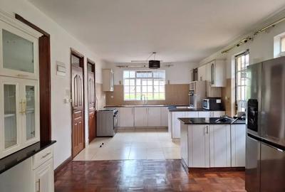 4 Bed Townhouse with En Suite in Kitisuru