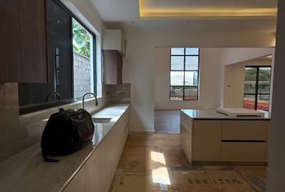 5 Bed Townhouse with En Suite at James Gichuru Road - 4