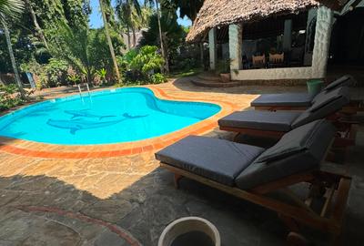 3 Bed Villa with En Suite at Lamarina