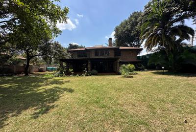 5 Bed House with En Suite in Runda