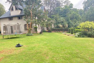 5 Bed Villa with En Suite in Spring Valley - 2