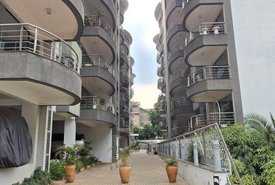 3 Bed Apartment with En Suite at Riverside Drive - 4