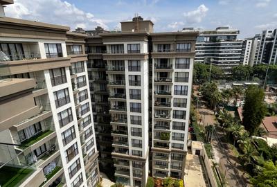 3 Bed Apartment with En Suite in Riverside - 2