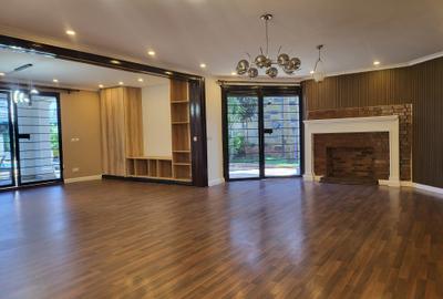 5 Bed House with En Suite in Runda - 3