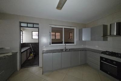 4 Bed Apartment with En Suite at 3Rd Parklands - 4