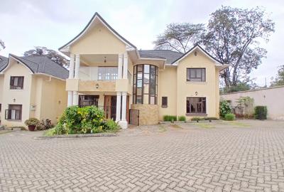 4 Bed Townhouse with En Suite at Lavington Green - 2