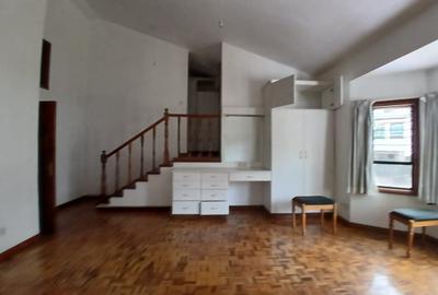 2 Bed Townhouse with En Suite at Gem Lane - 2